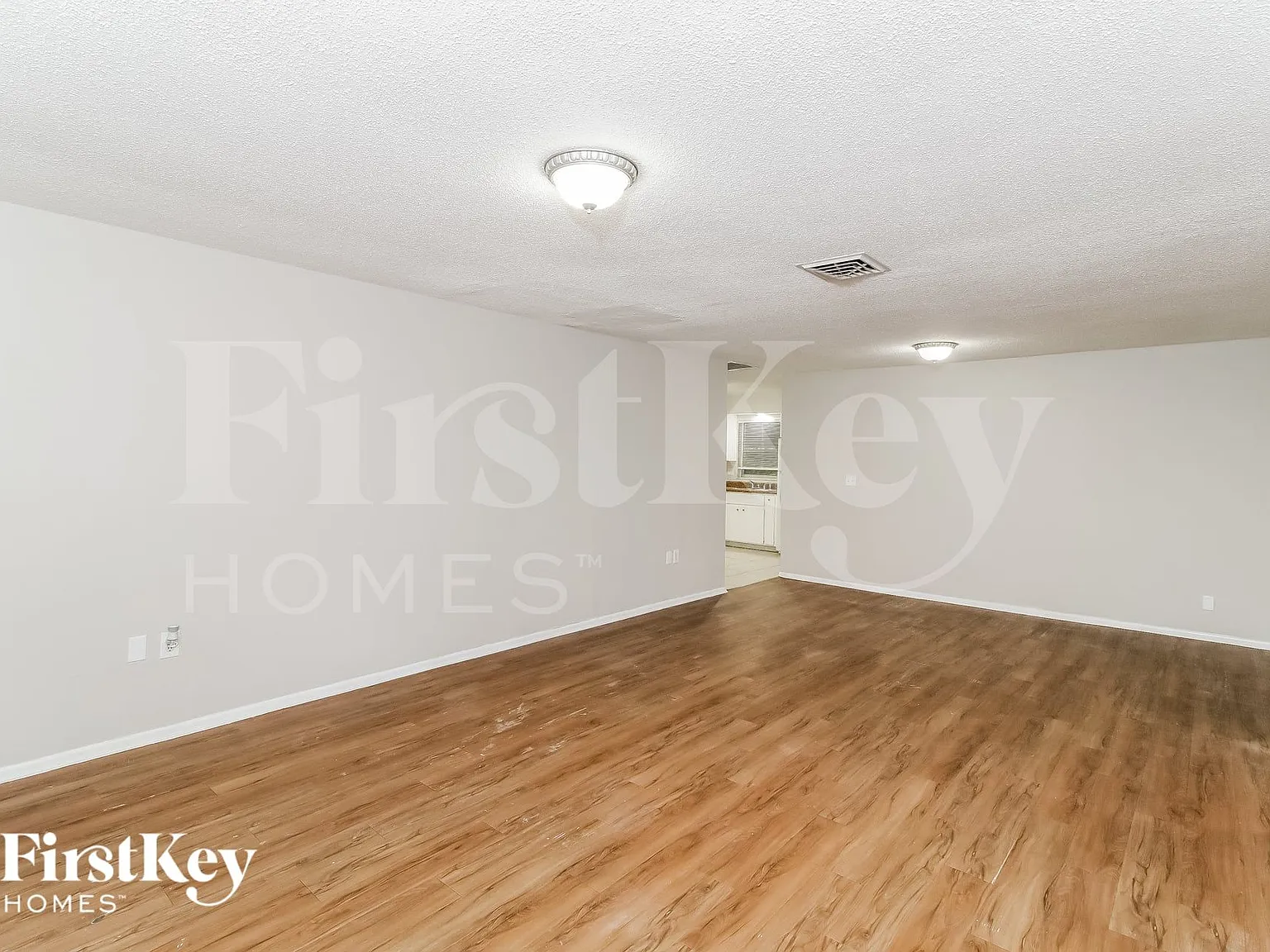 3 bed, 2.0 bath, 1228 sqft, $1,990 — Photo 4