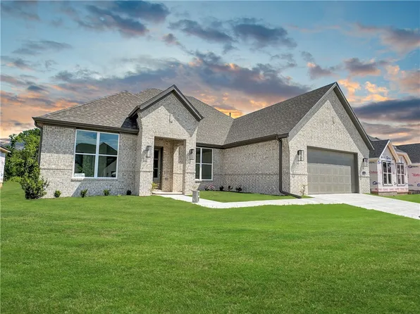 3438 E Greystone Dr, Fayetteville, AR 72764