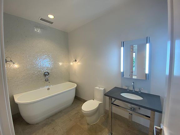 4th image of 735 Forest Ave APT 308