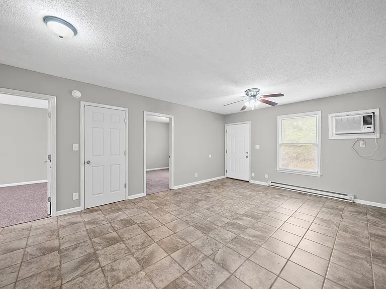191 Oak St #2 — Photo 5