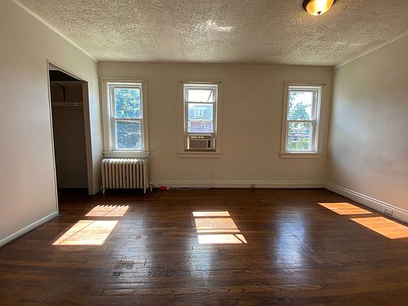 5th image of 5600-5602 Beacon St #5600