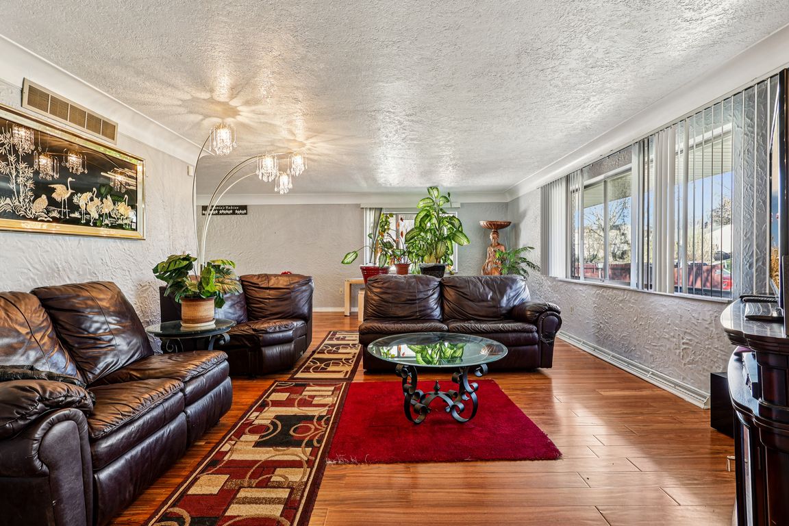 next background image