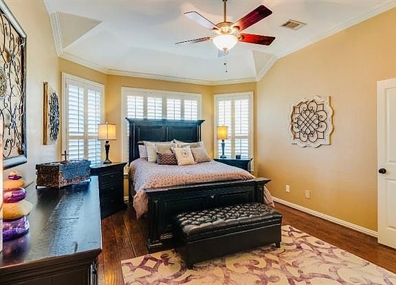3rd image of 717 Creek Walk Pl