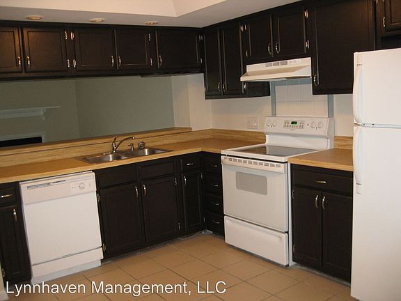 2nd image of 1520 Fairfax Dr