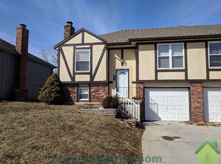821 S Lindenwood Dr, Olathe, KS 66062