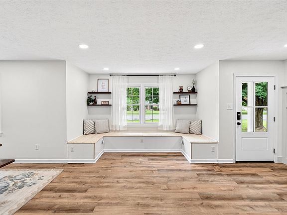 5th image of 1725 Curling Way