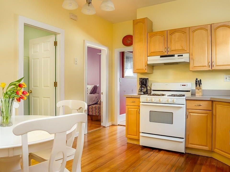 1st image of 6 Shillaber St #1