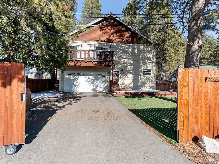 11344 Forest Ln — Photo 2