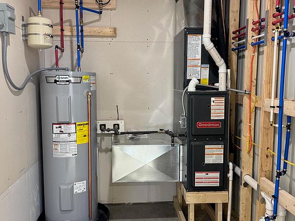 3rd image of 2723 Jamie Ave NE Unit 2