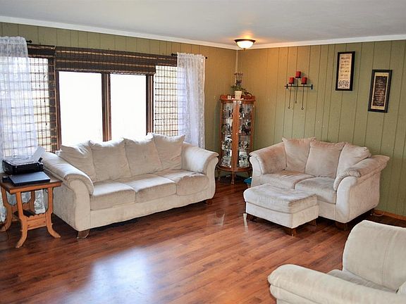 4th image of 1401 Lily Ln