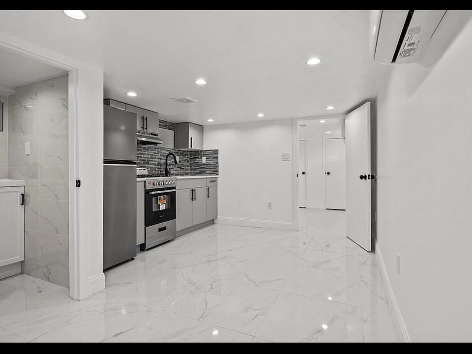 2nd image of 14253 122nd Ave Floor 1