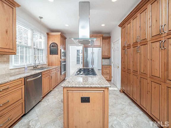 5th image of 5115 Oakbrook Dr
