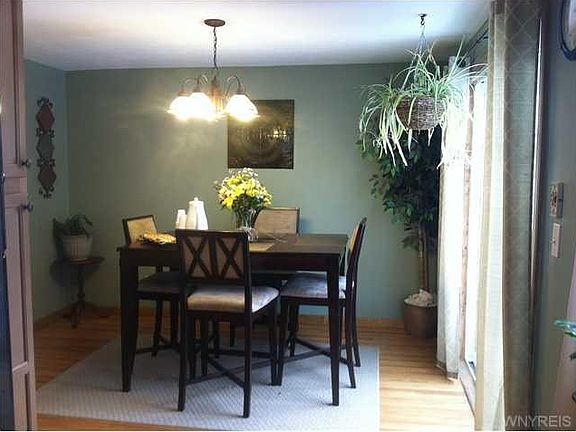 3rd image of 191 Woodcrest Dr