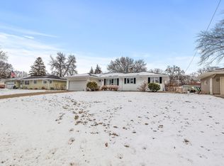 2818 Virginia Ave, Roseville, MN 55113