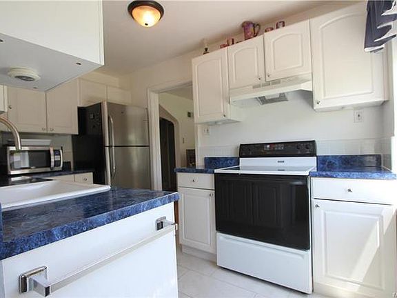 3rd image of 5534 Bancroft Ave