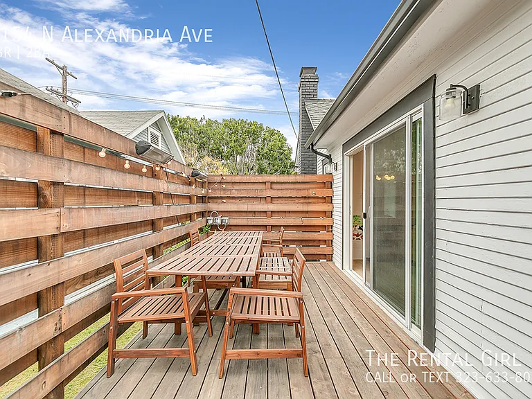 1154 N Alexandria Ave — Photo 36