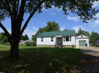 527 Arch St, Vassar, MI 48768