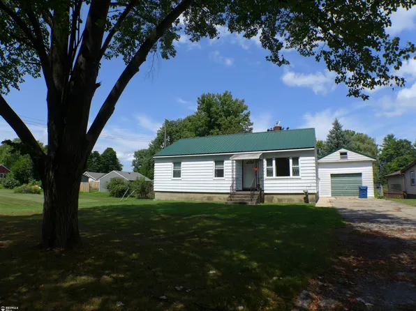 527 Arch St, Vassar, MI 48768