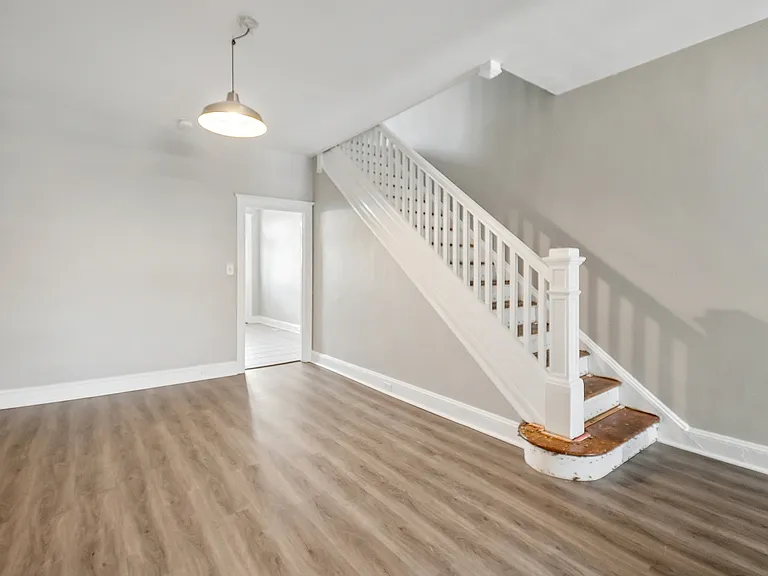 4041 Falls Rd — Photo 13