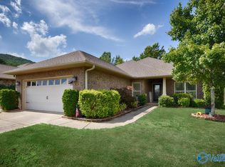 2932 Pasture View Ln SE, Owens Cross Roads, AL 35763