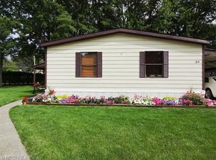 23 Kimberly Ln #23, Olmsted Falls, OH 44138