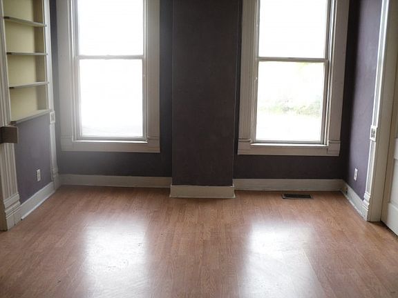 2nd image of 319 Somonauk St