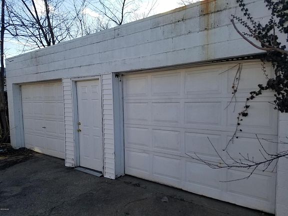 3rd image of 15 Harvard St