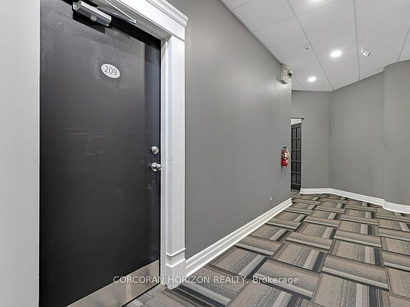 5th image of 276 King St W #209