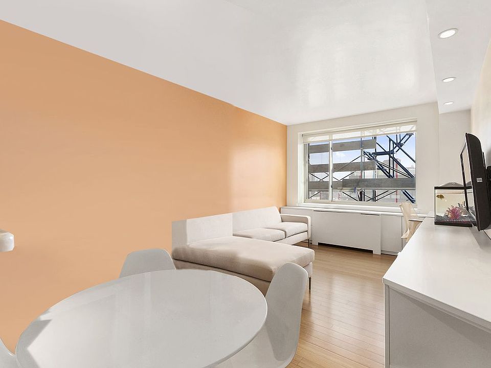 1st image of 40 W 116th St #Aph217