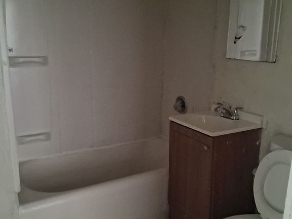 4th image of 2453 N 17th St #8