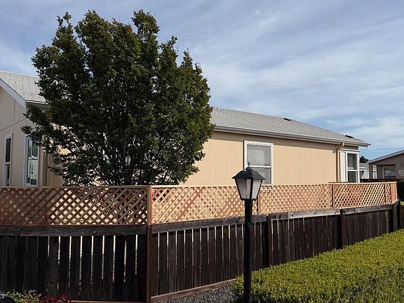 4th image of 600 Colonial Park Drive