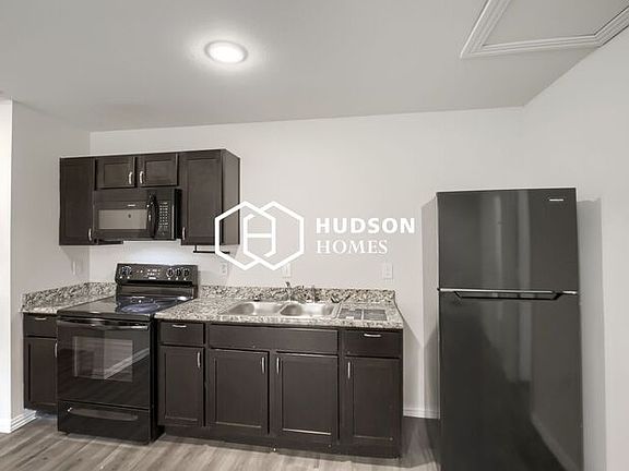 5th image of 1716 N Ross Ave