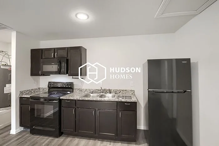 1716 N Ross Ave — Photo 5