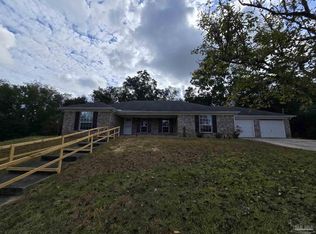 130 Hixon Ct, Cantonment, FL 32533