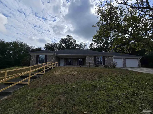 130 Hixon Ct, Cantonment, FL 32533