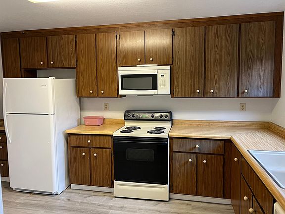 3rd image of 2300 Banyan Way