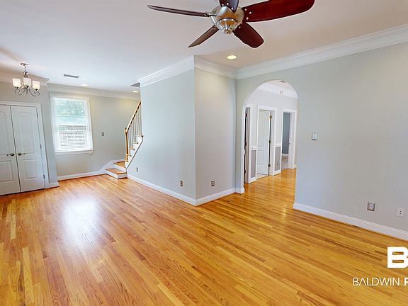 4th image of 1651 Laurel St
