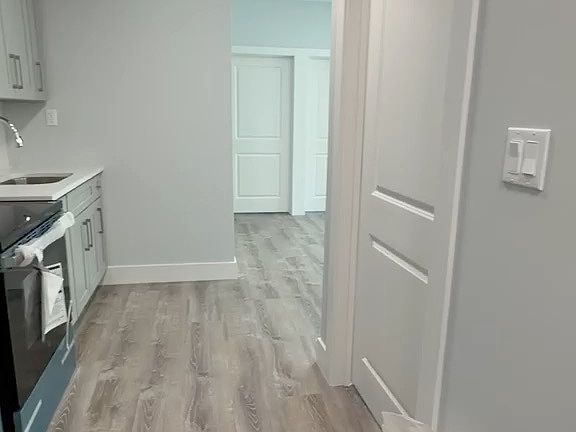 2nd image of 472 Herzl St APT 1F