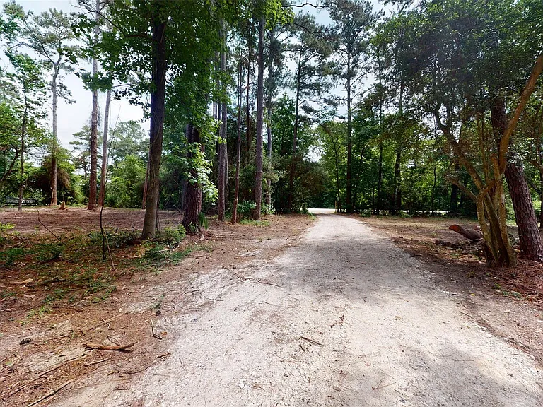 14246 FM 1314 Rd — Photo 43