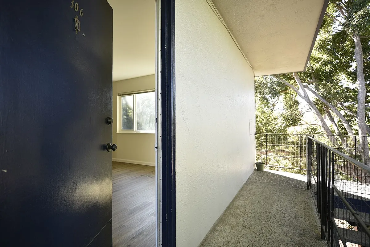 Building Photo - 3901 Ruby St