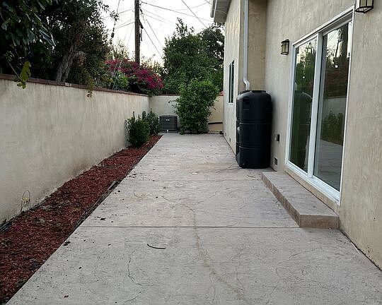 5th image of 6131 Shoshone Ave