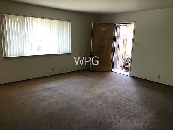 3rd image of 2205 Royal Dr APT 3
