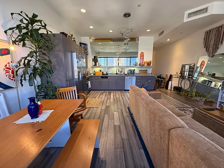 1100 Wilshire Blvd #2010 — Photo 10