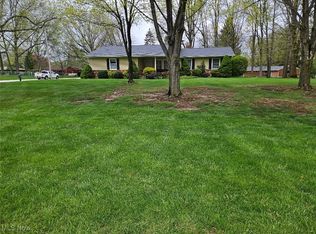 1537 Driftwood Ln, Macedonia, OH 44056