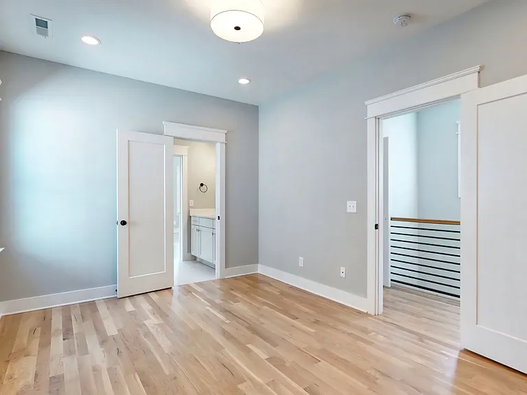 4908B Michigan Ave — Photo 16