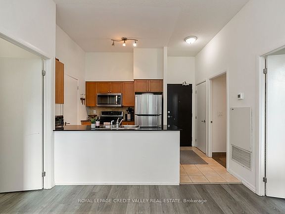 4th image of 231 Fort York Blvd #123