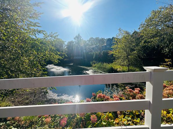 372 Cambridge Dr #372