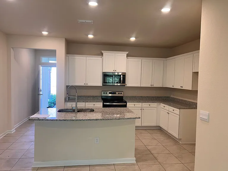 232 Pasadena Dr — Photo 3