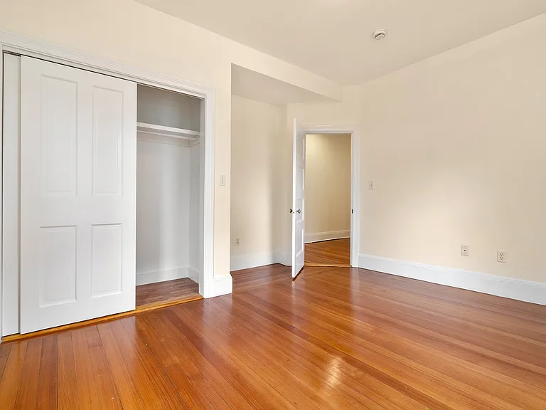 50 Kenwood St — Photo 9