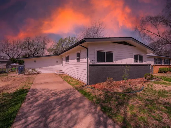 527 S Riverview Ave, Derby, KS 67037